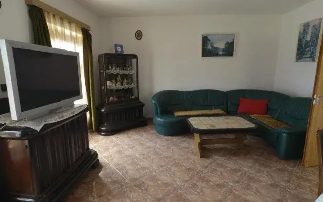 Barátság Ház