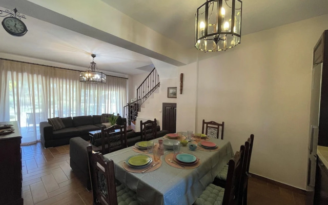 Stylish Maisonette With 3 Bedrooms in Vourvourou, Greece