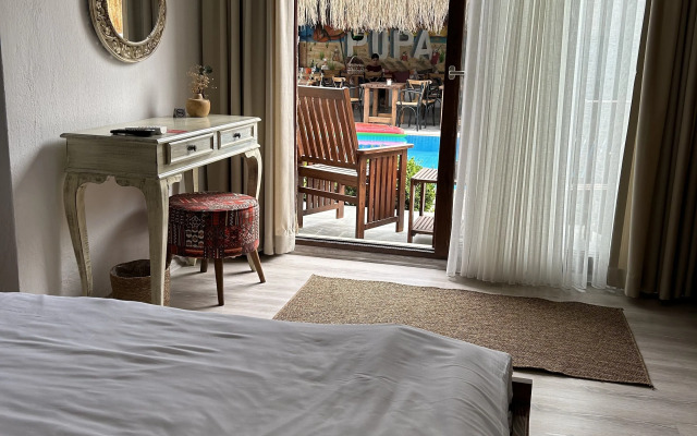 Pupa Alacati Butik Otel