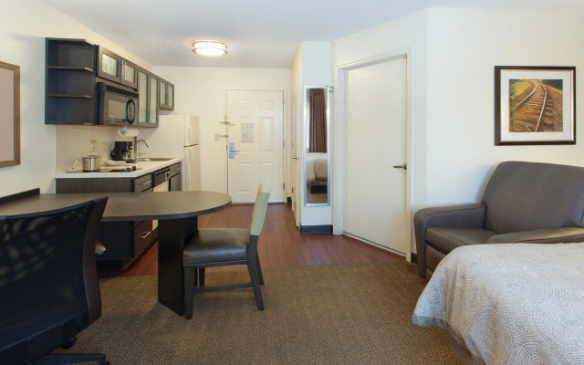 Sonesta Simply Suites Phoenix Glendale