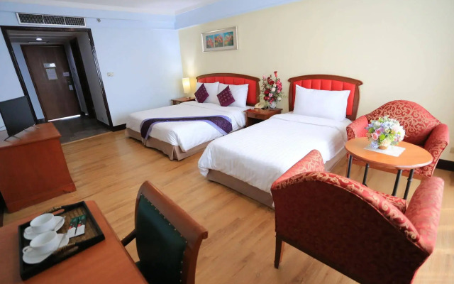 Karnmanee Palace Hotel