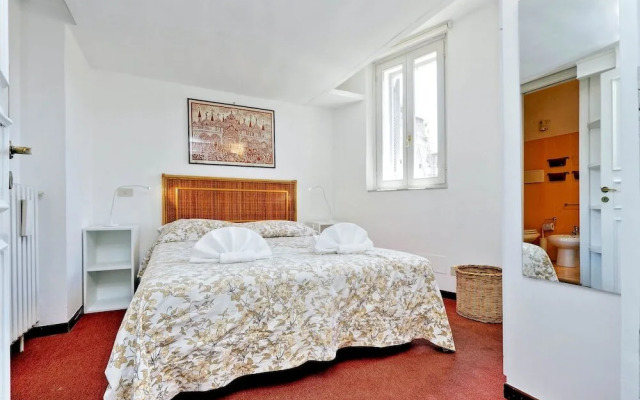 Piazza Navona Contemporary Luxury Terrace - HOV 51584