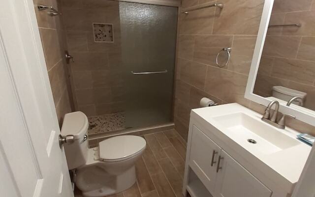 Atlantic Breeze Motel & Apartments