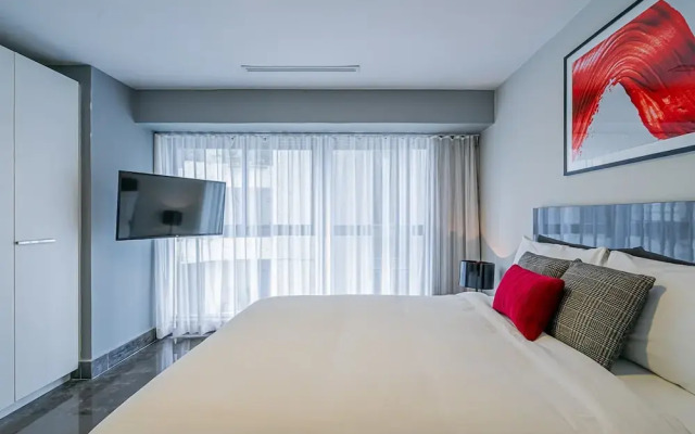 w Majestic 2BR w Perfect Balcony in YOO
