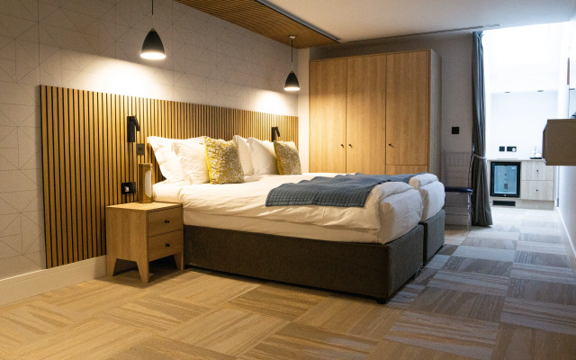 The Pillar Hotel