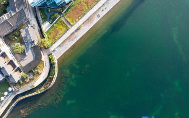 EARTHGAZE•STARSPANNG: 180-Degree Snow Mountain View Homestay (Lijiang Ancient Town Branch)