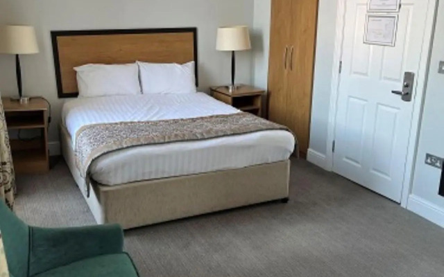 The Riverside House Hotel