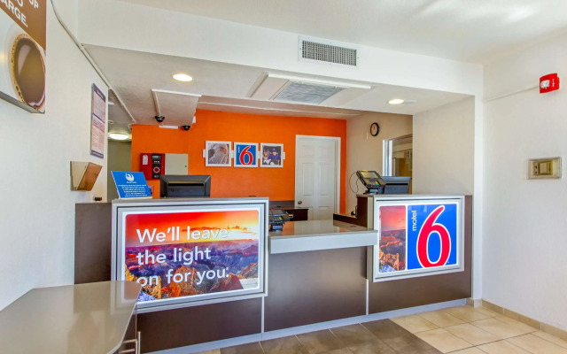 Motel 6 Phoenix North - Bell Road
