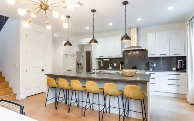 Eastside House Supreme Downtown 6 Min Drive