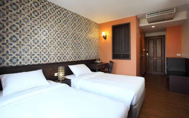 Rambuttri Village Inn & Plaza