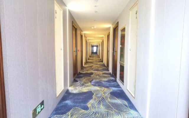 Qing shi guang apartment(greenland Central Plaza store)