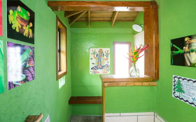 Tranquilseas Eco-Lodge And Diving Center