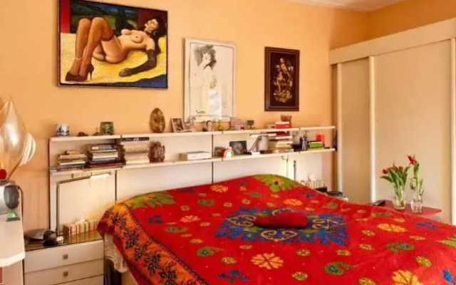 Xaviera Hollanders ''Happy House Bed & Breakfast''