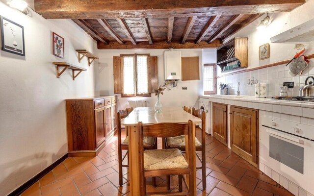 Pinti 46 in Firenze With 1 Bedrooms and 1 Bathrooms