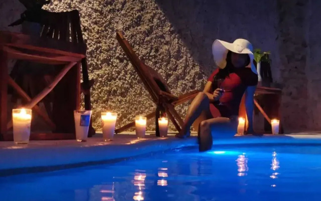 Mayan Majesty Boutique Hotel