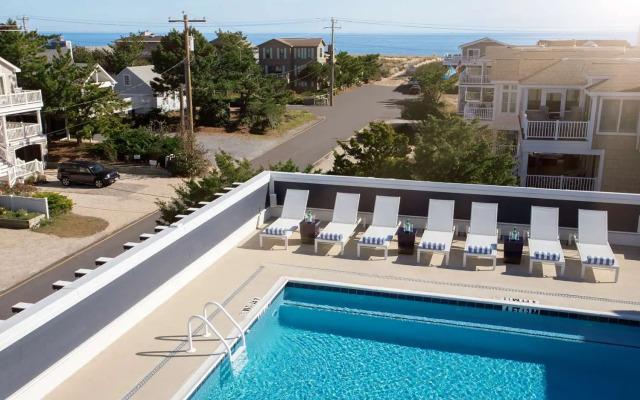 Fenwick Shores, Tapestry Collection by Hilton