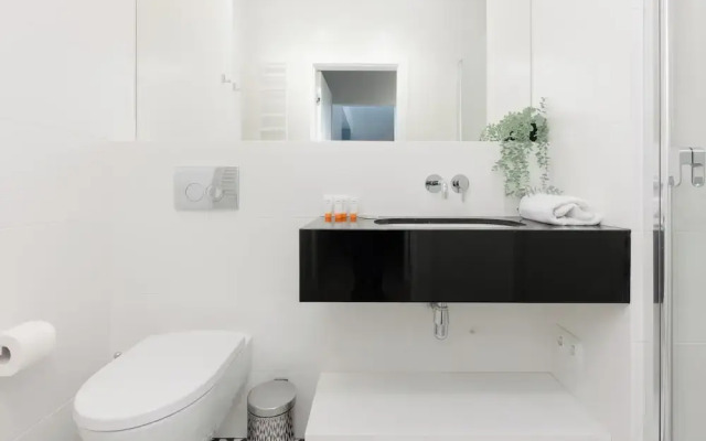Apartment Warsaw Krucza by Renters