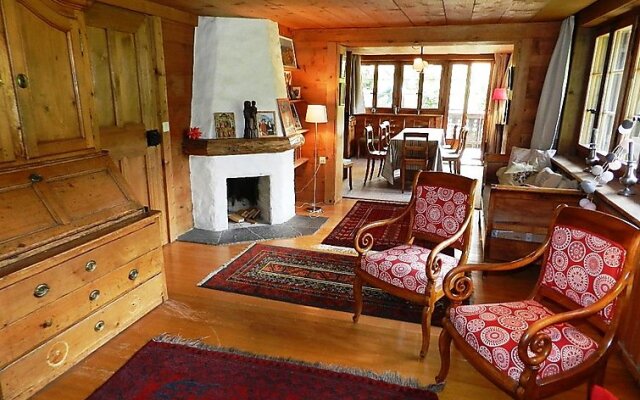 Tree-Tops, Chalet