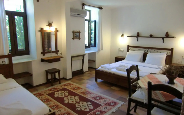 Happy Caretta Hotel