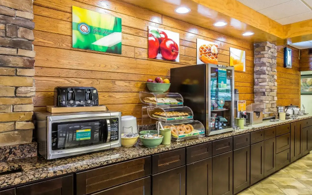 Quality Inn Creekside - Downtown Gatlinburg
