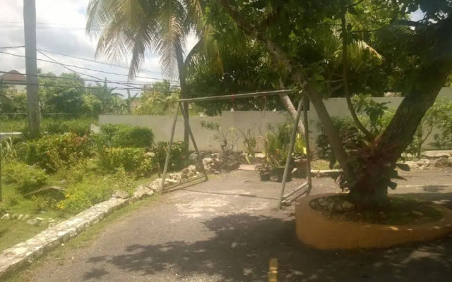 Palm Bay Guest House & Restaurant