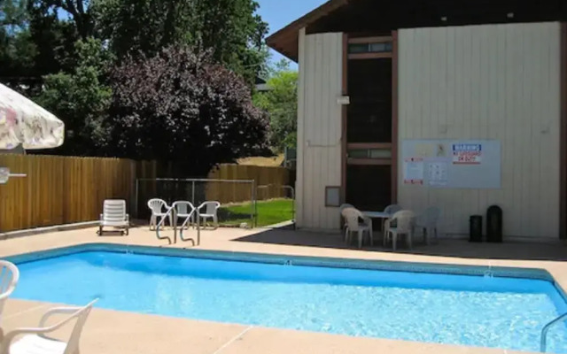 Jamestown Railtown Motel