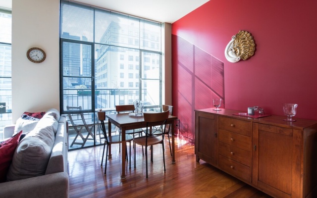 NOAH A Shoppers Delight QV, Emporium & Melbourne Central only Steps Away – Guest Rooms – Melbourne