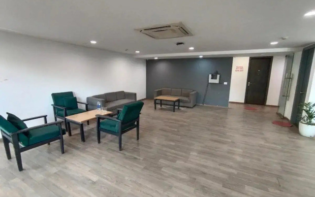 Saltstayz Select - Near Sohna Road City Center