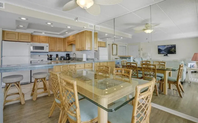 Thunder Island 139d 2 Bedroom Condo by RedAwning