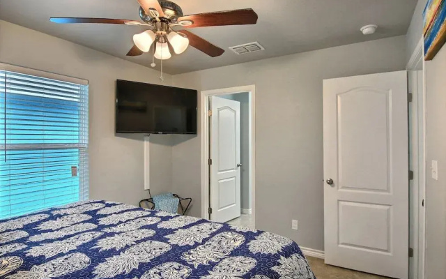 Blue Pineapple House