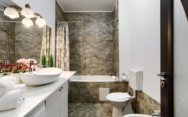 Ari Yellow Apartment