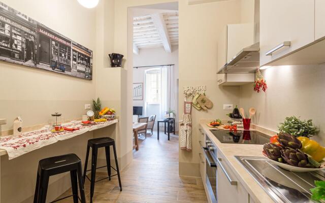 Casa Janca in Lucca With 1 Bedrooms and 2 Bathrooms