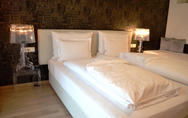 City Hotel
