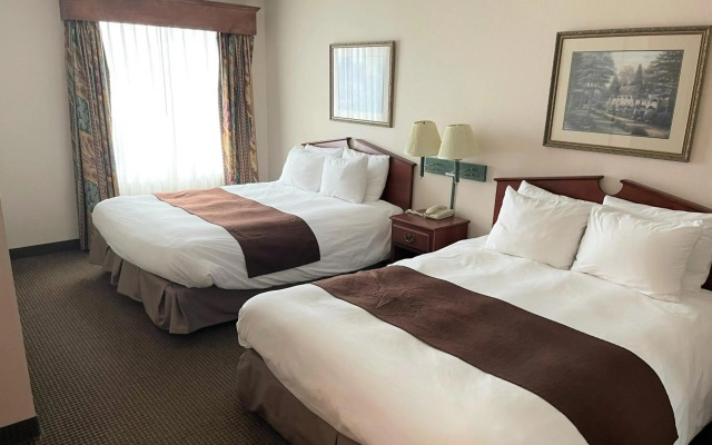 River Hills Hotel