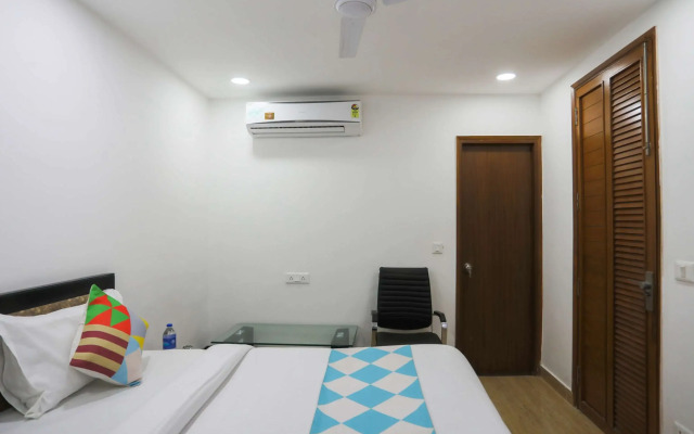 OYO 79600 The Premium Villa