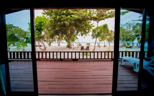 Pom Pom Island Resort