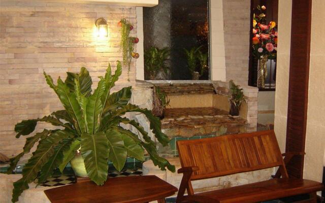 Rambuttri House