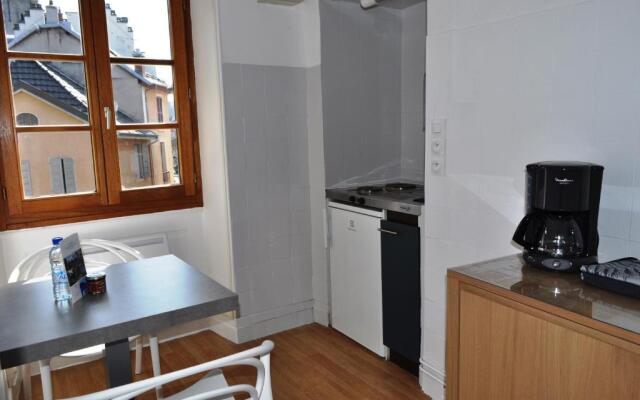 SEJOURAIXLESBAINS - Appartements Confidence hyper centre calme