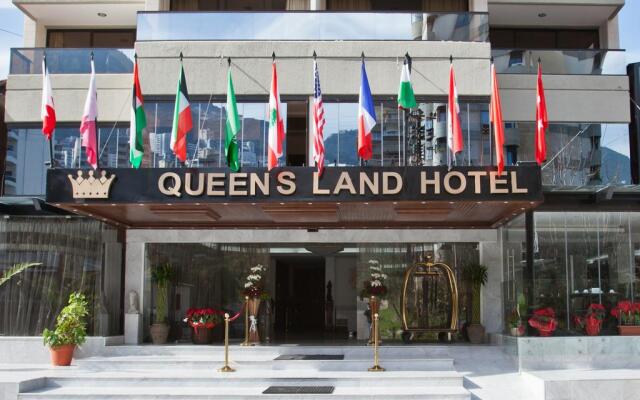 Queens Land Hotel