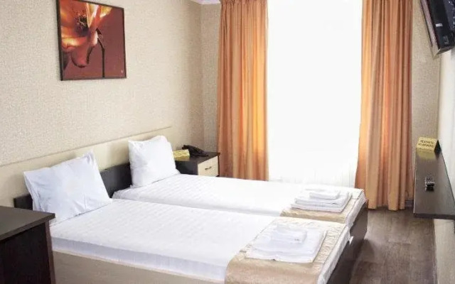 Azamat Hotel
