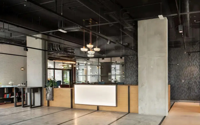Refined 3-bedroom Condo