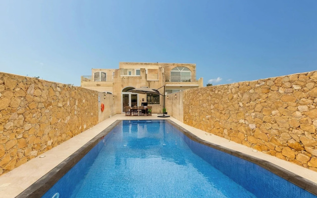 Solaris Gozitan Villa With Pool Gozo