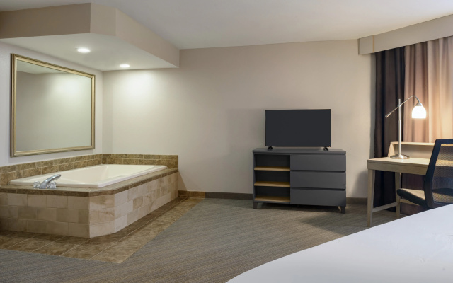 Country Inn & Suites by Radisson, Germantown, WI