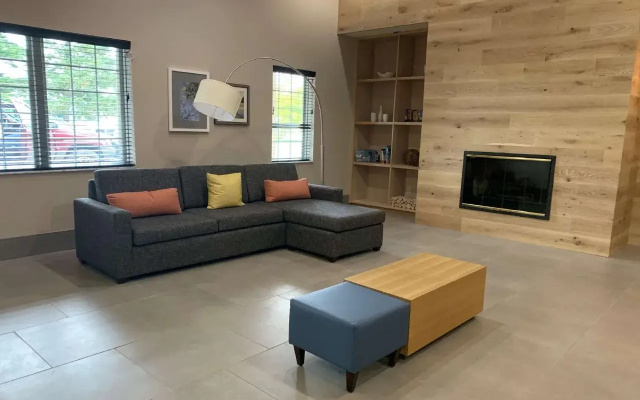 Country Inn & Suites by Radisson, Kalamazoo, MI
