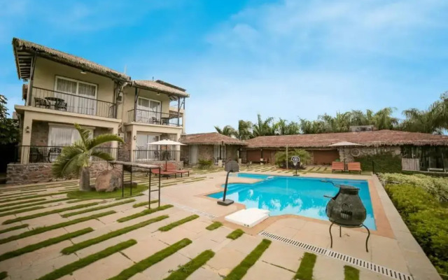 Castle Vintage VillageHouse 6BHK
