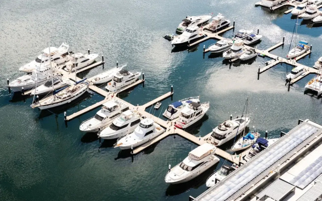 Melbourne Private Apartments - Collins Wharf Waterfront, Docklands