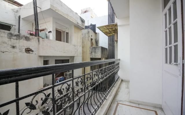 Under My Roof Green Park