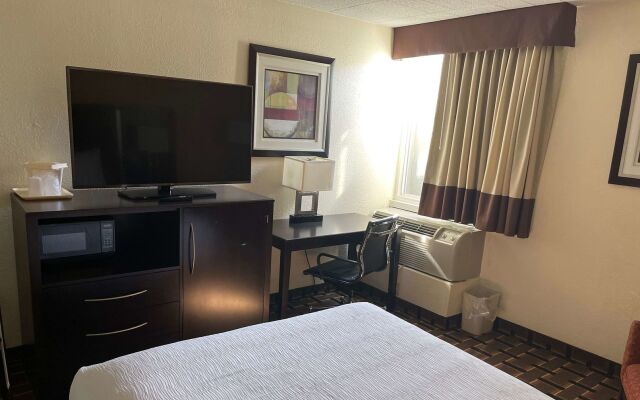 Baymont by Wyndham Scranton Dunmore