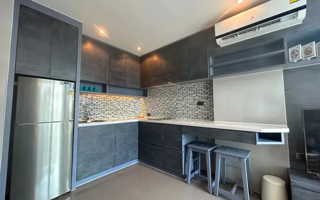 1BR with Rooftop Pool & Gym  C191