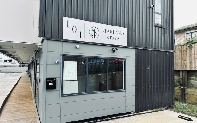 StarLand Stays